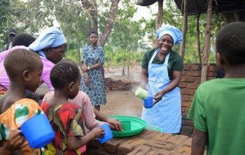 Malawi Kinder und Köchin