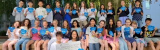 Sophie-Barat-Schule mit Urkunde
