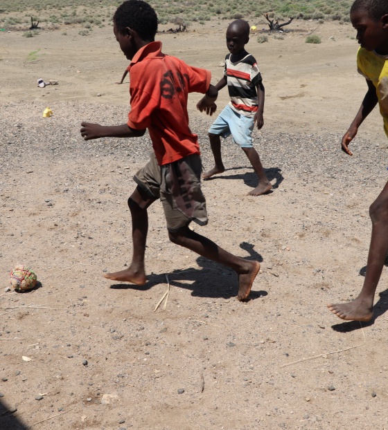 Apunditi playing football