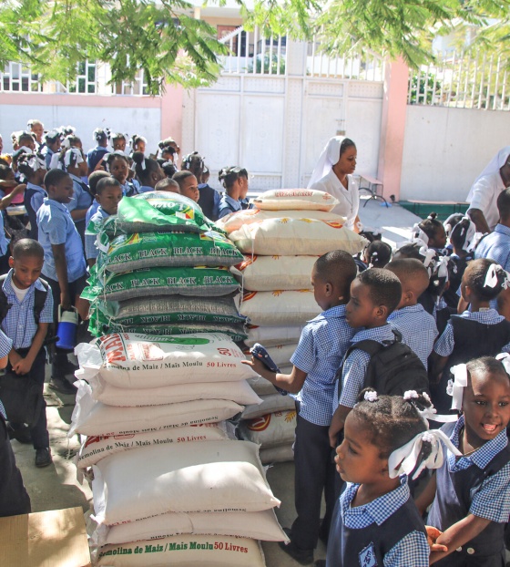 Food delivery in school - Haiti