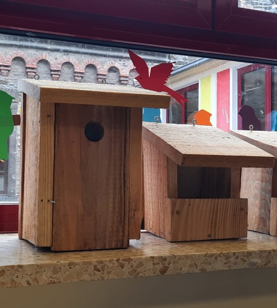 fertige Nistkästen für heimische Vögel