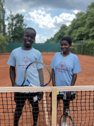 Patrick Sichamba und Hannah Winesi