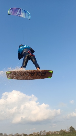 David Kitesurfing von unten